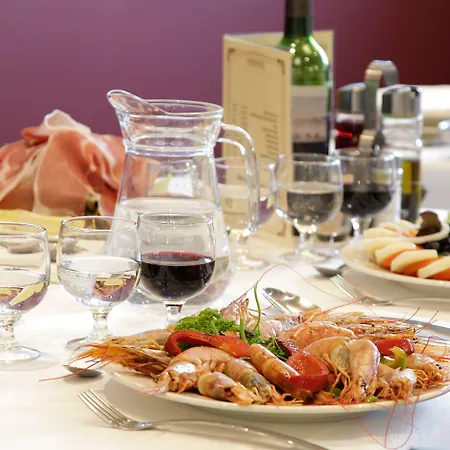 فندق Le Mediterranee لورد