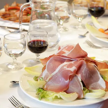 Le Mediterranee ホテル