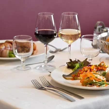 Le Mediterranee فندق لورد