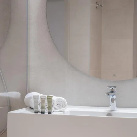 Le Mediterranee 4* 루르드